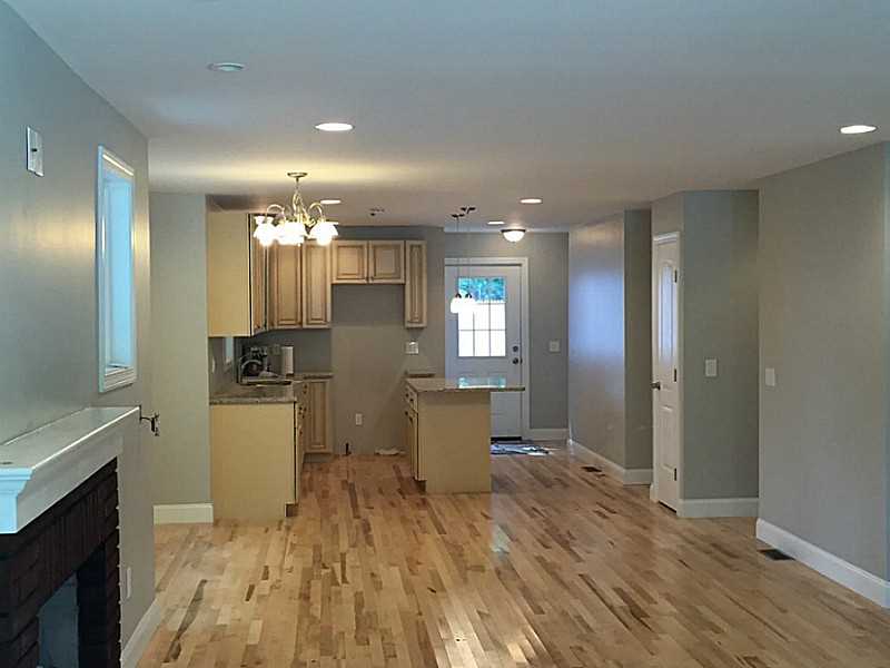 4271 Post Road Warwick, RI 02818 - Photo 4 of 7 Den/Family/Great Room.