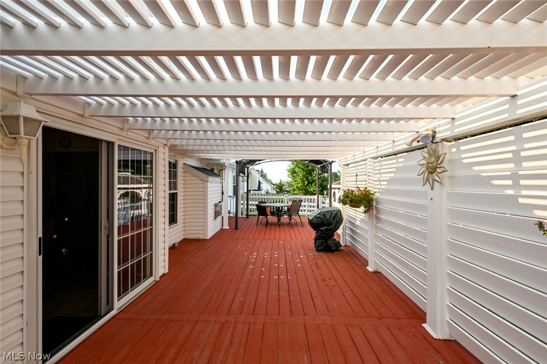 43 Sioux Drive Rittman, OH 44270 - Photo 7 of 44 Covered Deck