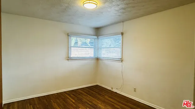 a view of empty room with window