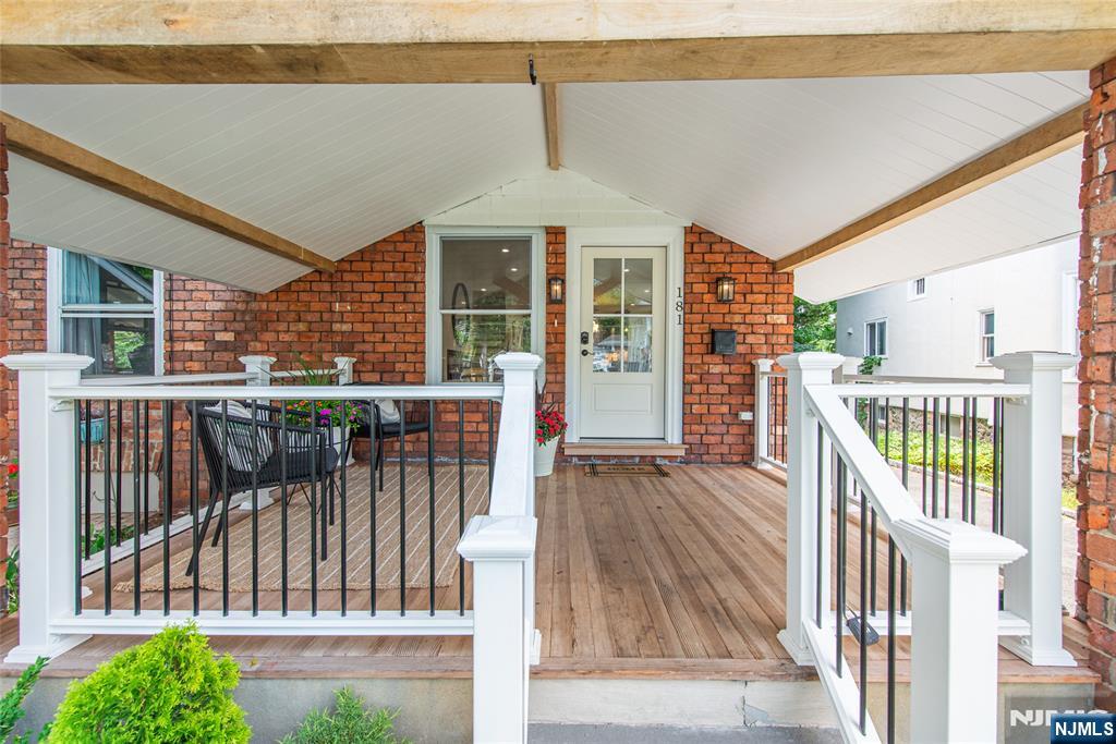 181 Valley Road Montclair, NJ 07042 - Photo 3 of 33