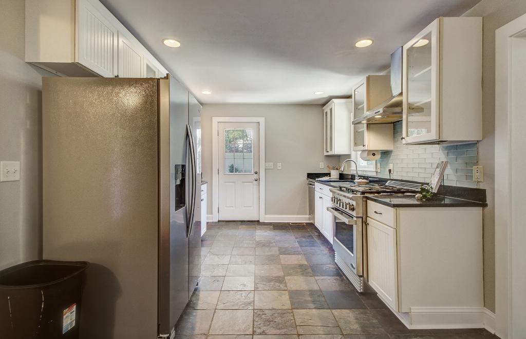 1312 Garrison Street Charleston, SC 29412 - Photo 8 of 38 29