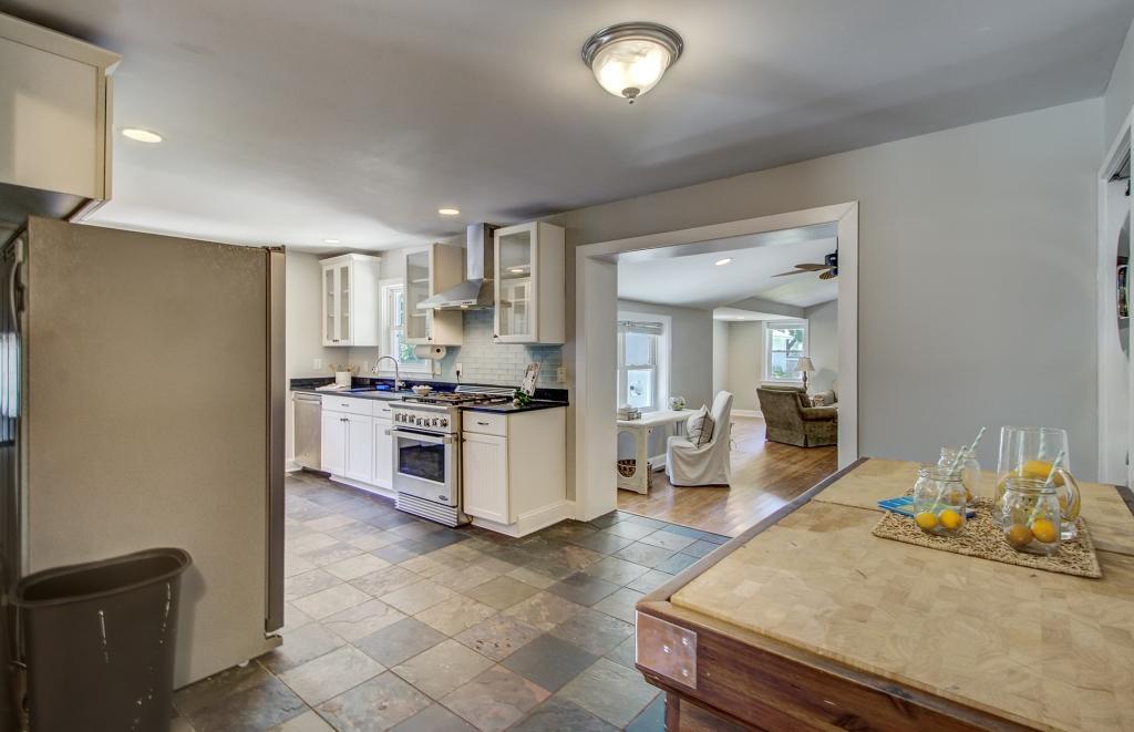 1312 Garrison Street Charleston, SC 29412 - Photo 9 of 38 10