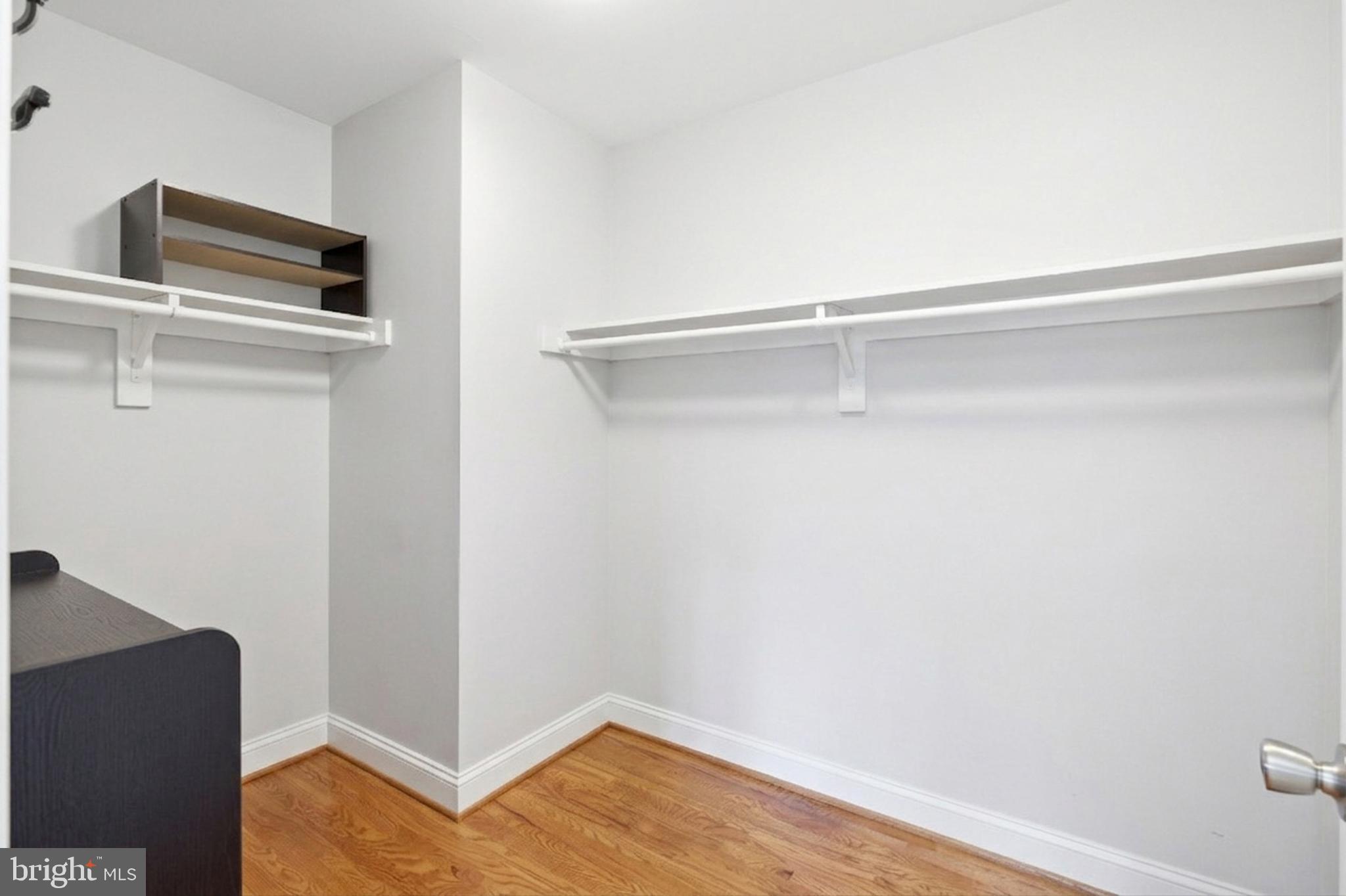1724 Robinhood Road Annapolis, MD 21401 - Photo 29 of 73 Primary walk in closet