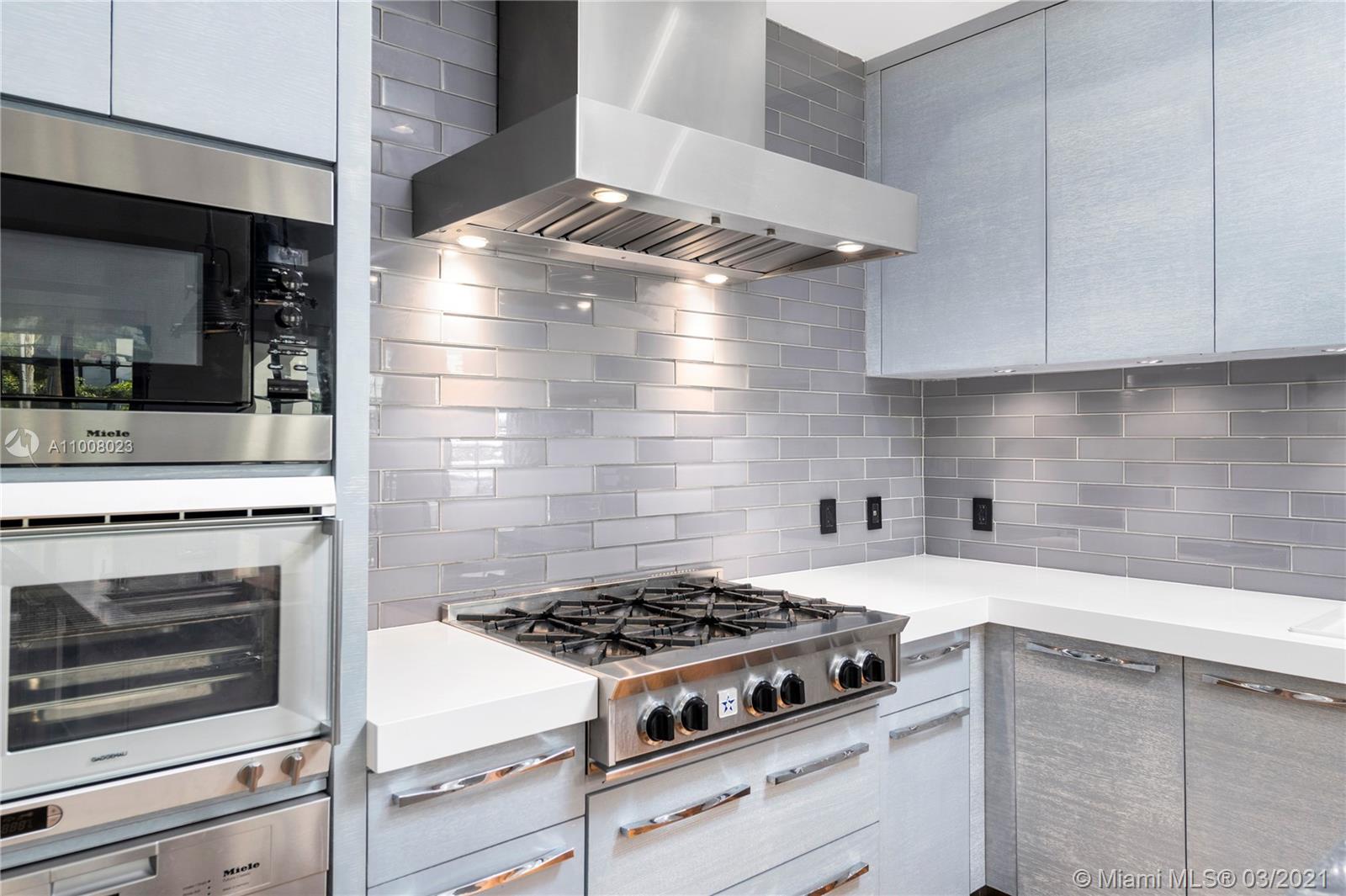 330 Harbor Court Key Biscayne, FL 33149 - Photo 11 of 42