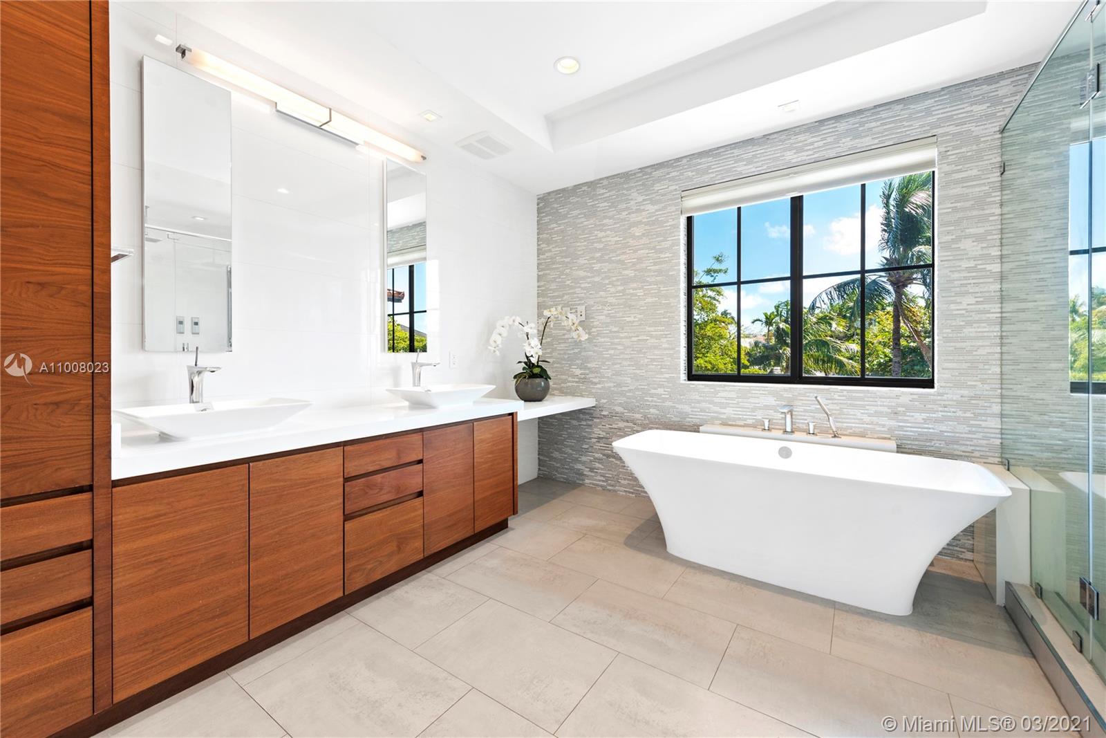 330 Harbor Court Key Biscayne, FL 33149 - Photo 18 of 42