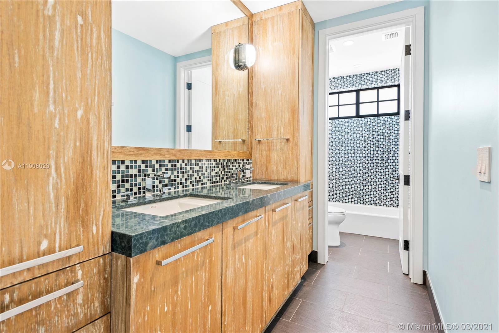 330 Harbor Court Key Biscayne, FL 33149 - Photo 25 of 42