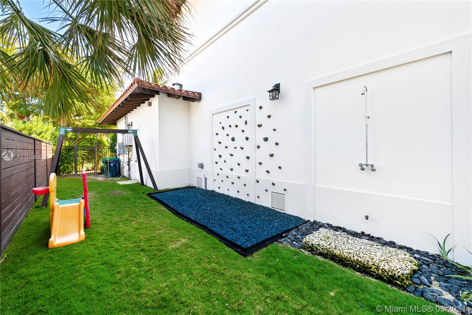 330 Harbor Court Key Biscayne, FL 33149 - Photo 33 of 42