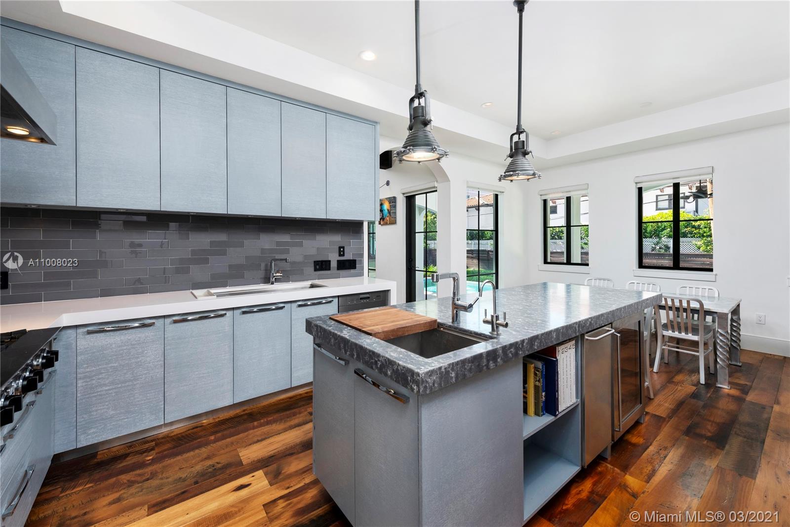 330 Harbor Court Key Biscayne, FL 33149 - Photo 10 of 42