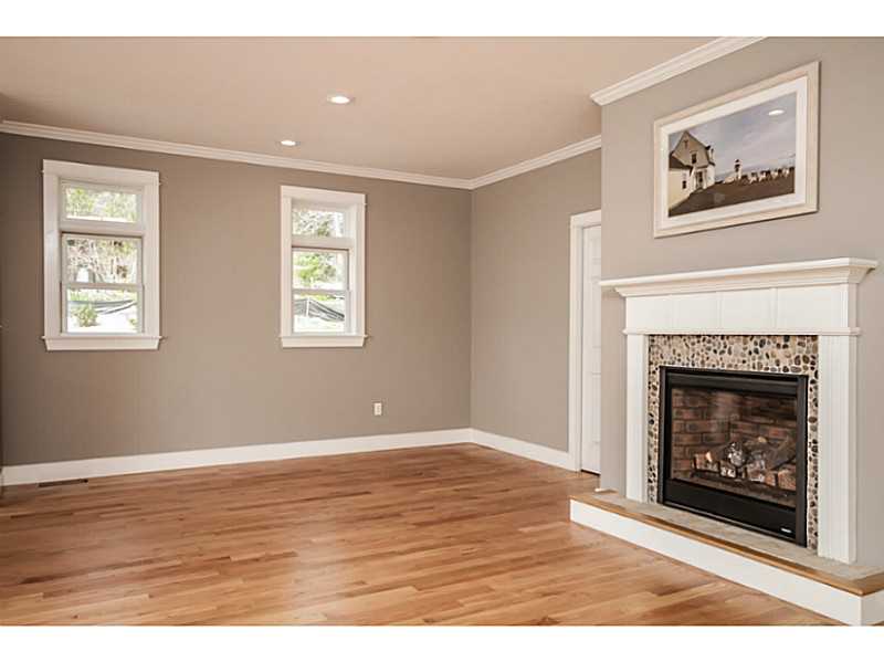 8 Gershwin Road Westerly, RI 02891 - Photo 13 of 25 Den/Family/Great Room.