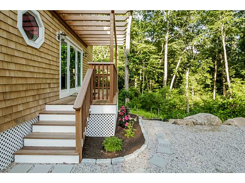 8 Gershwin Road Westerly, RI 02891 - Photo 2 of 25 Exterior Front.