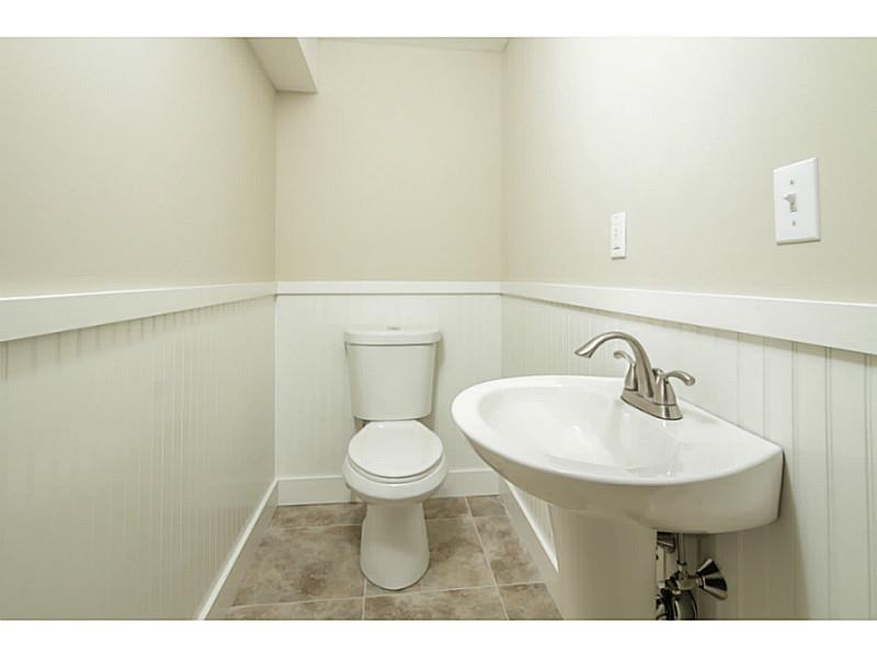 8 Gershwin Road Westerly, RI 02891 - Photo 25 of 25 Bathroom.