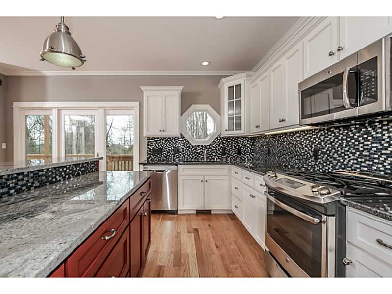 8 Gershwin Road Westerly, RI 02891 - Photo 5 of 25 Kitchen.