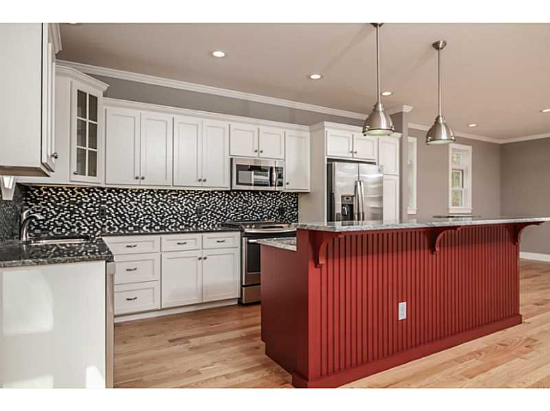 8 Gershwin Road Westerly, RI 02891 - Photo 6 of 25 Kitchen.