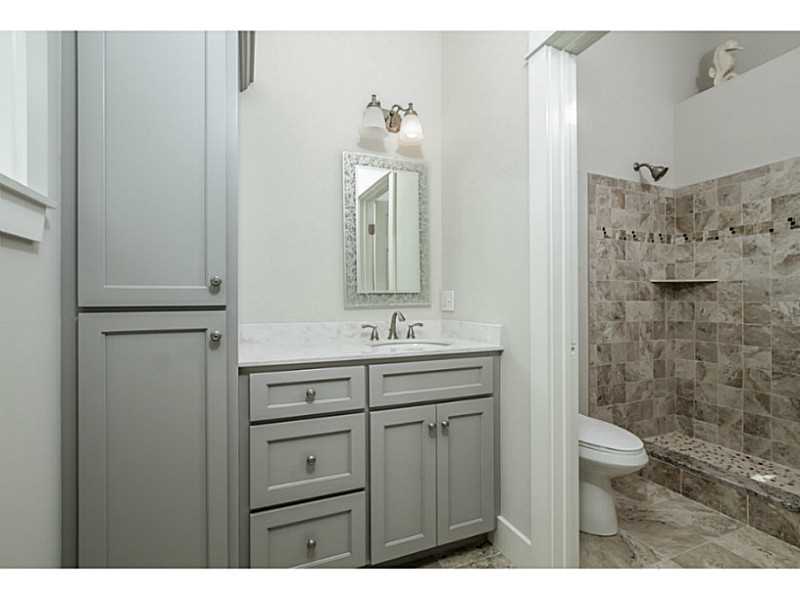 8 Gershwin Road Westerly, RI 02891 - Photo 9 of 25 Bathroom.