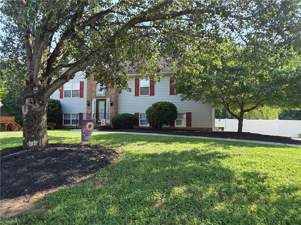 $320,000 | 120 Hazelwood Court, Lexington, NC 27295