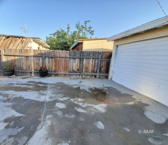 425 North Norma Street Ridgecrest, CA 93555 - Photo 17 of 33 a view of a backyard