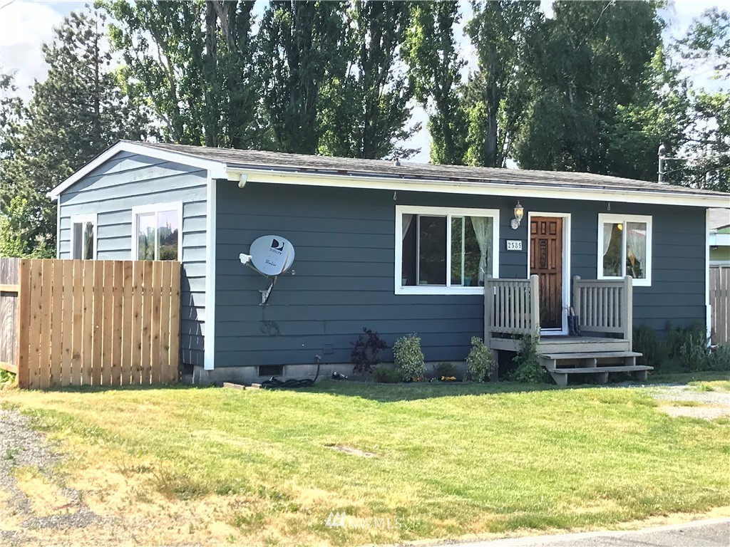 2585 Finkbonner Road Bellingham, WA 98226 - Photo 1 of 15 Gallery Image 1