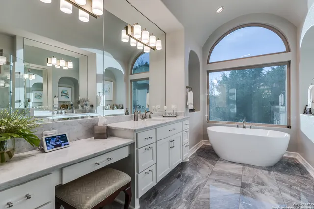 $1,275,000 | 21335 Rembrandt Hill, San Antonio, TX 78256