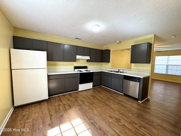 $1,300 | 2084 Brandymill Lane, Jacksonville, NC 28546