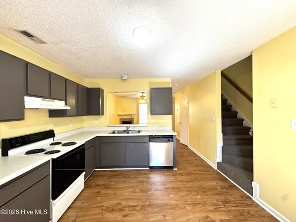 $1,300 | 2084 Brandymill Lane, Jacksonville, NC 28546