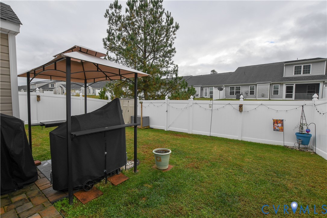 696 Anne Lane Aylett, VA 23009 - Photo 20 of 27 a view of a backyard