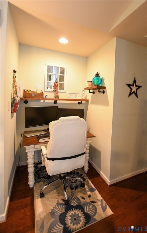 696 Anne Lane Aylett, VA 23009 - Photo 6 of 27 a living room with a rug and a wooden floor
