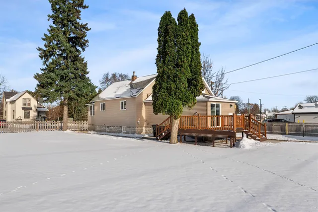 $177,500 | 1011 14th Avenue, Menominee, MI 49858