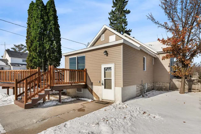 $177,500 | 1011 14th Avenue, Menominee, MI 49858