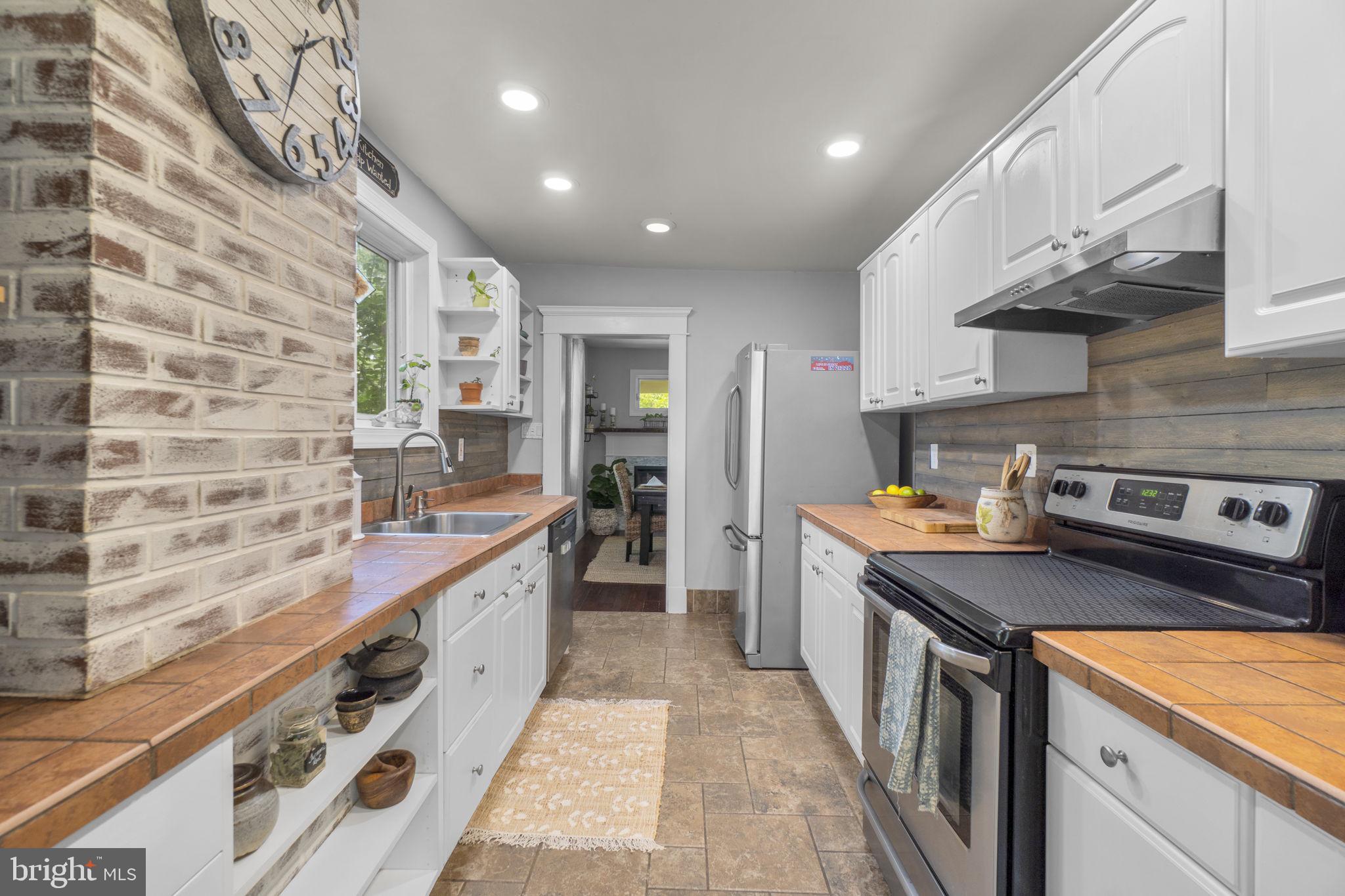 432 South Rolling Road Catonsville, MD 21228 - Photo 13 of 45 Gallery Image 13