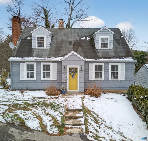 $340,000 | 34 Harland Place, Norwich, CT 06360