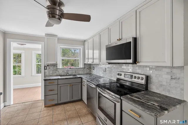 $340,000 | 34 Harland Place, Norwich, CT 06360