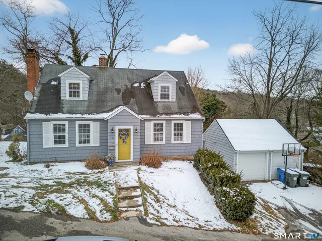 $340,000 | 34 Harland Place, Norwich, CT 06360