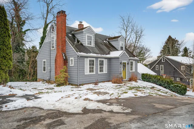 $340,000 | 34 Harland Place, Norwich, CT 06360