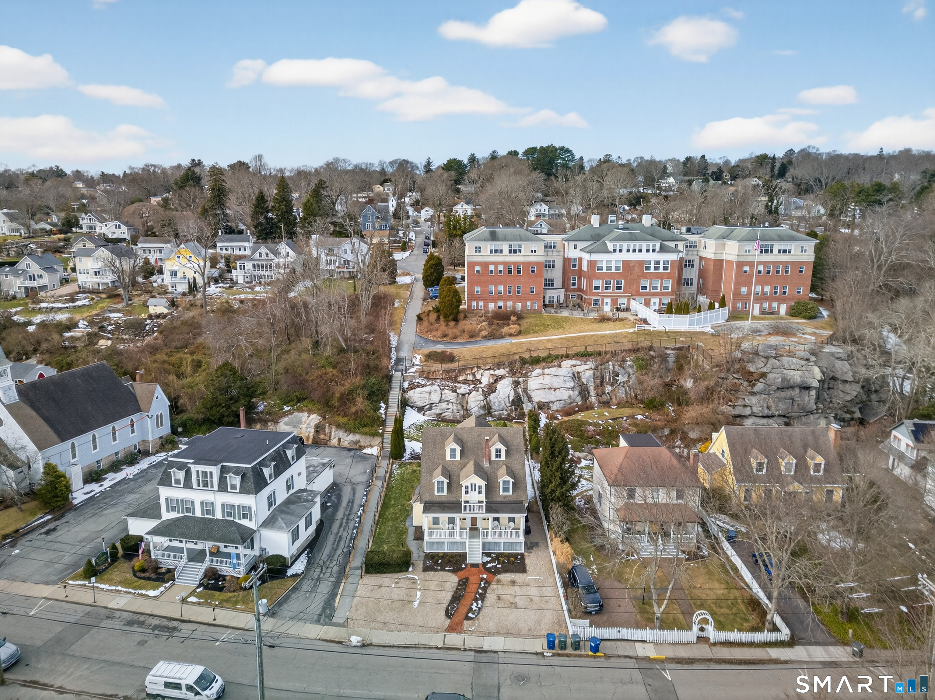 19 Pearl Street, Unit 4 Groton, CT 06340 - Photo 8 of 27 Gallery Image 8