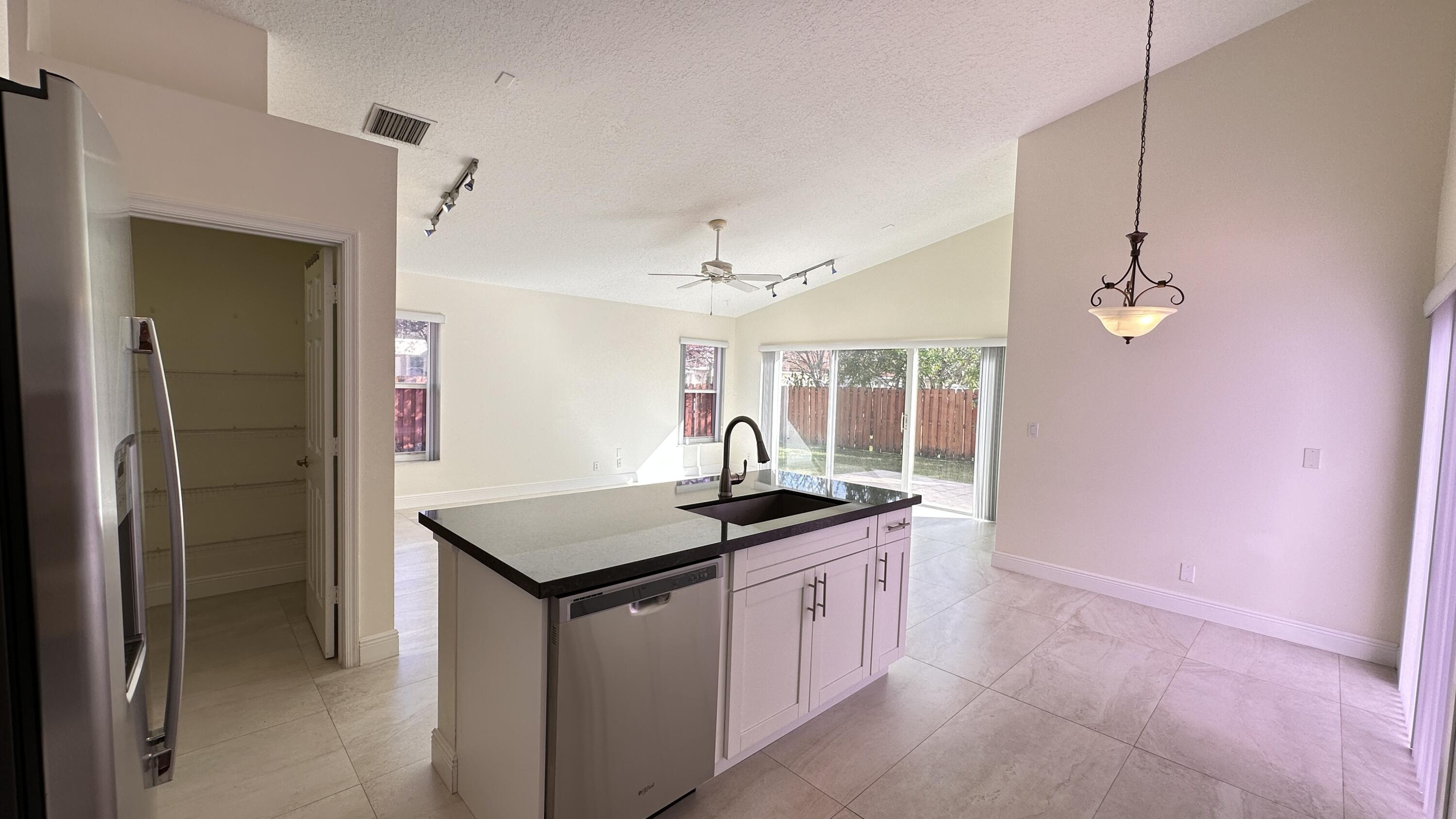 19010 Southwest 10th Street Pembroke Pines, FL 33029 - Photo 11 of 59 IMG_4535