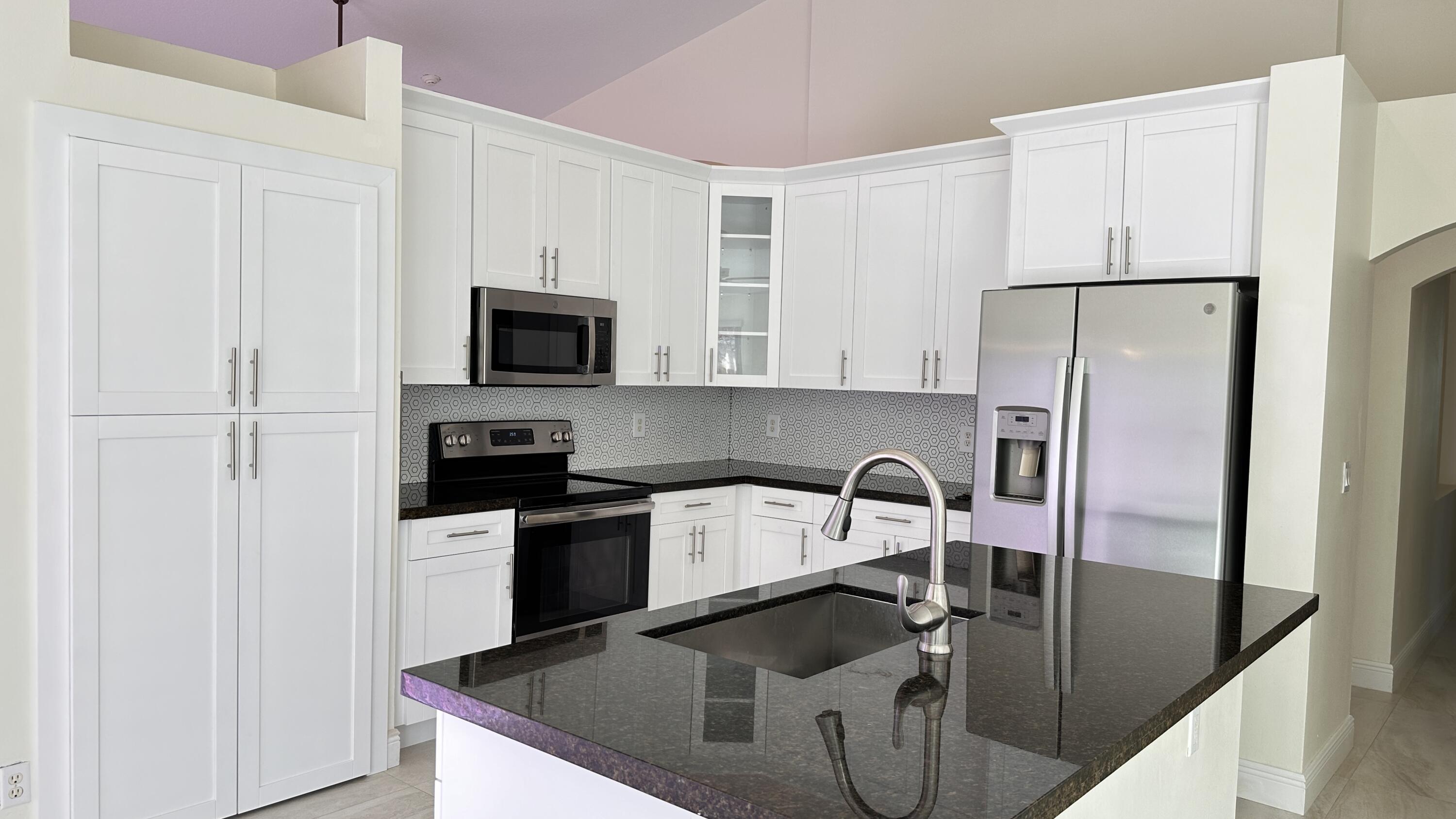 19010 Southwest 10th Street Pembroke Pines, FL 33029 - Photo 13 of 59 IMG_4538