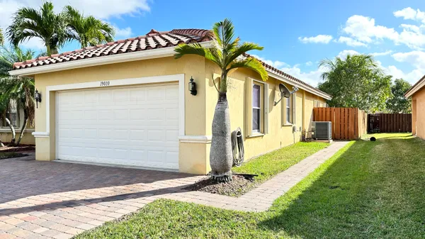 $4,800 | 19010 Southwest 10th Street, Pembroke Pines, FL 33029