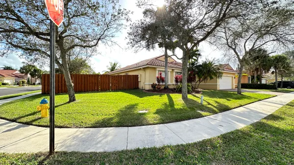 $4,800 | 19010 Southwest 10th Street, Pembroke Pines, FL 33029