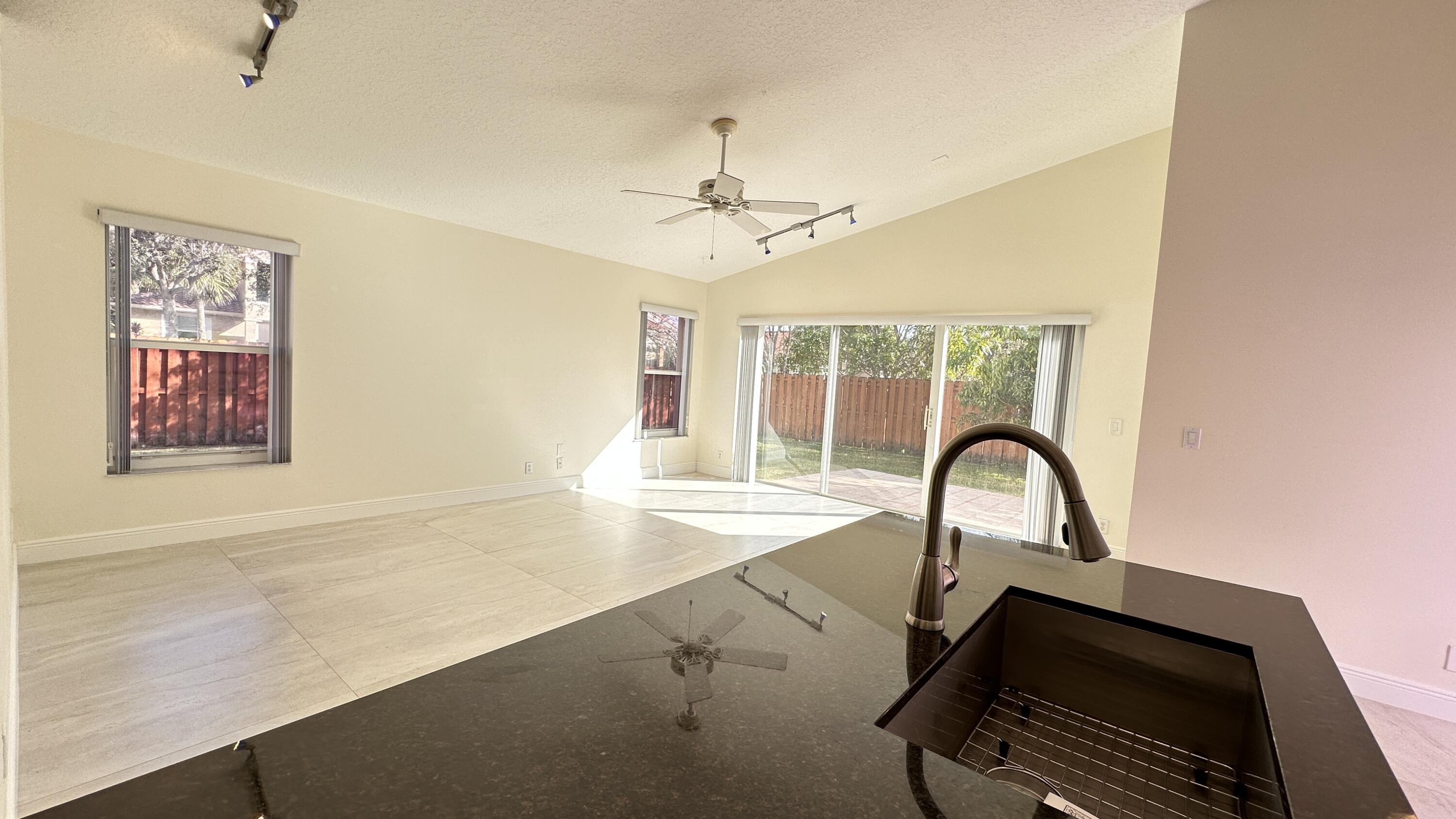 19010 Southwest 10th Street Pembroke Pines, FL 33029 - Photo 10 of 59 IMG_4534