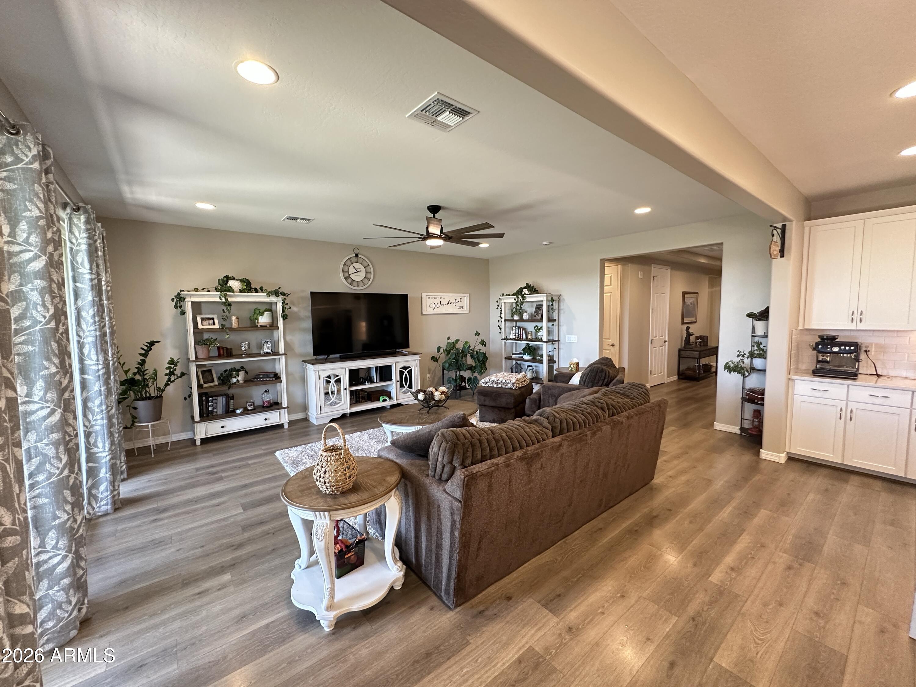 21387 North Elba Road Maricopa, AZ 85138 - Photo 5 of 51 IMG_2780
