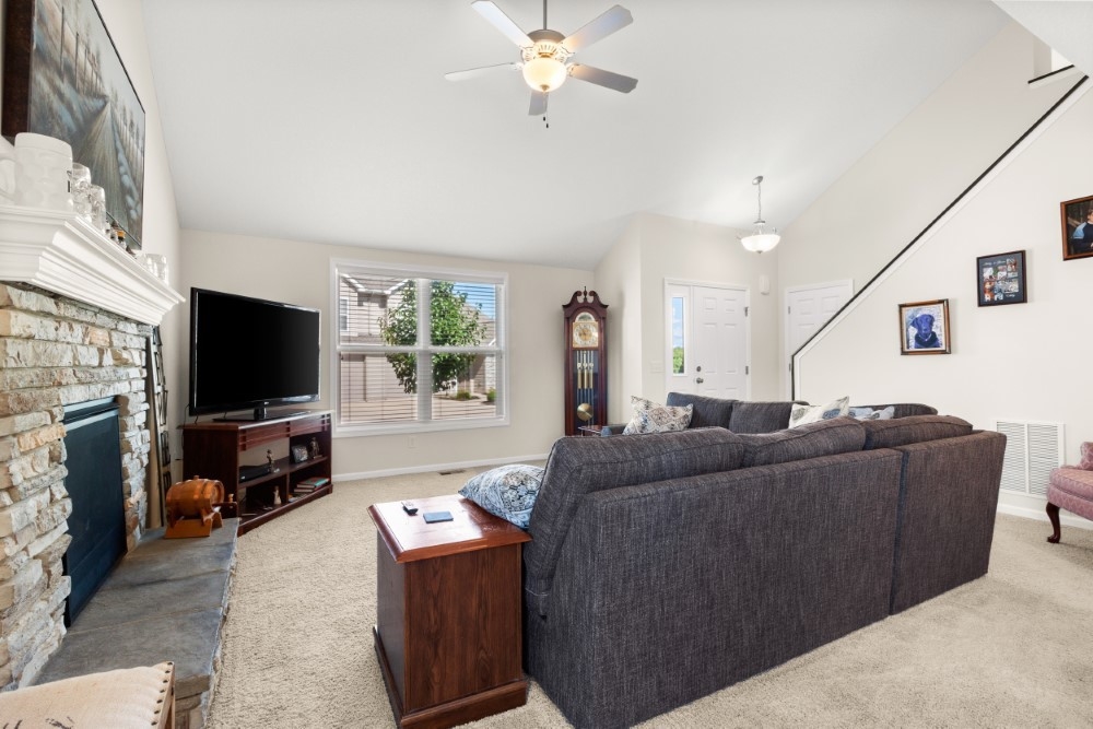 10027 Oak Trail Road Fort Wayne, IN 46825 - Photo 11 of 32