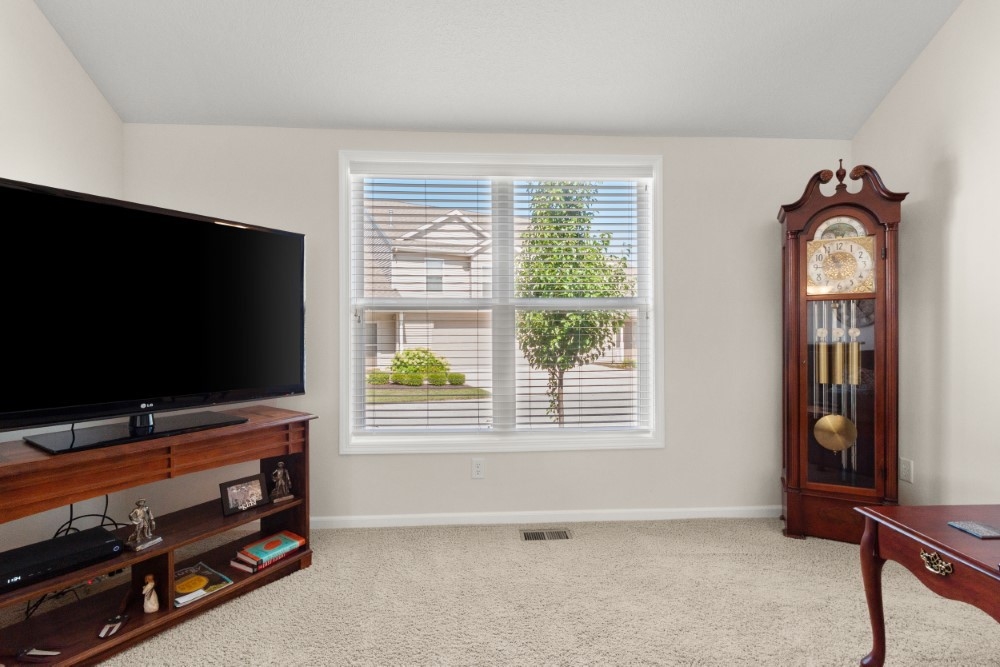 10027 Oak Trail Road Fort Wayne, IN 46825 - Photo 10 of 32