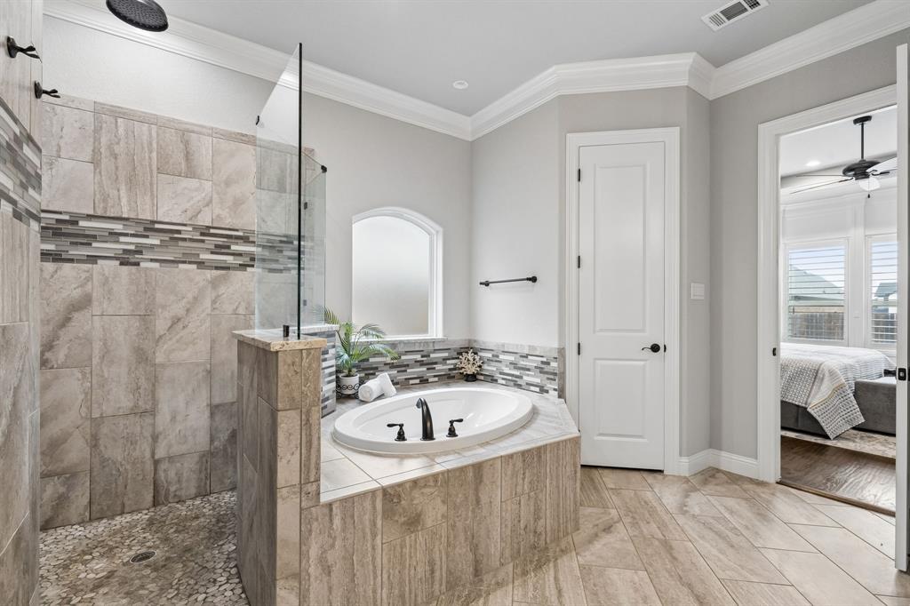 104 Ryder Court Hurst, TX 76053 - Photo 22 of 35 Oversized Tile Paired With Designer Details