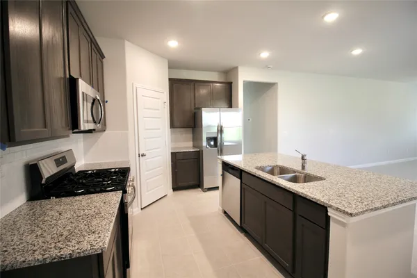 $2,350 | 8411 Sweet Cherry Lane, Magnolia, TX 77354
