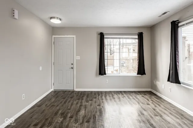 $1,695 | 700 Mountain Pine Drive, Greenwood, IN 46143