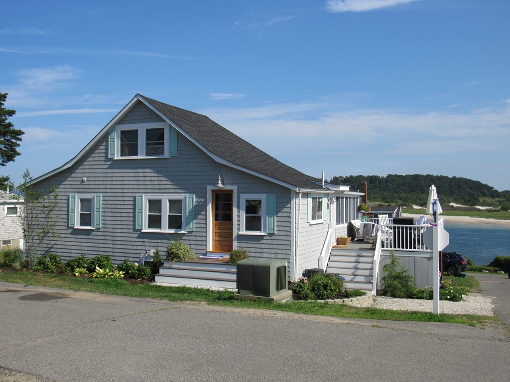 43 Middle Road Ipswich, MA 01938 - Photo 1 of 27