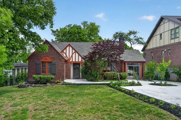 $1,695,000 | 502 32nd Avenue South, Nashville, TN 37212