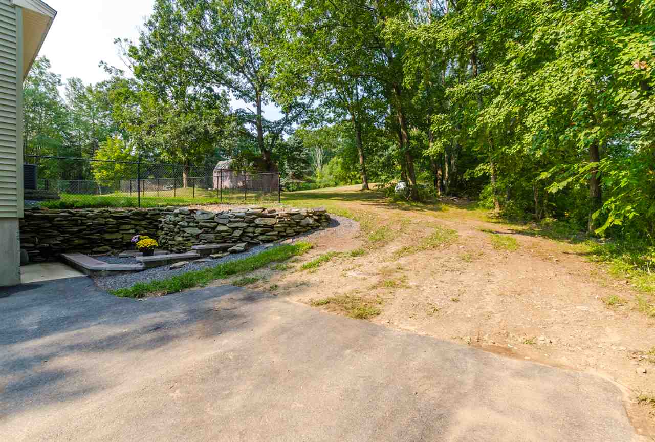 172 Old Derry Road Hudson, NH 03051 - Photo 12 of 40