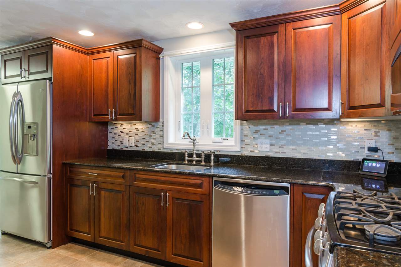 172 Old Derry Road Hudson, NH 03051 - Photo 15 of 40