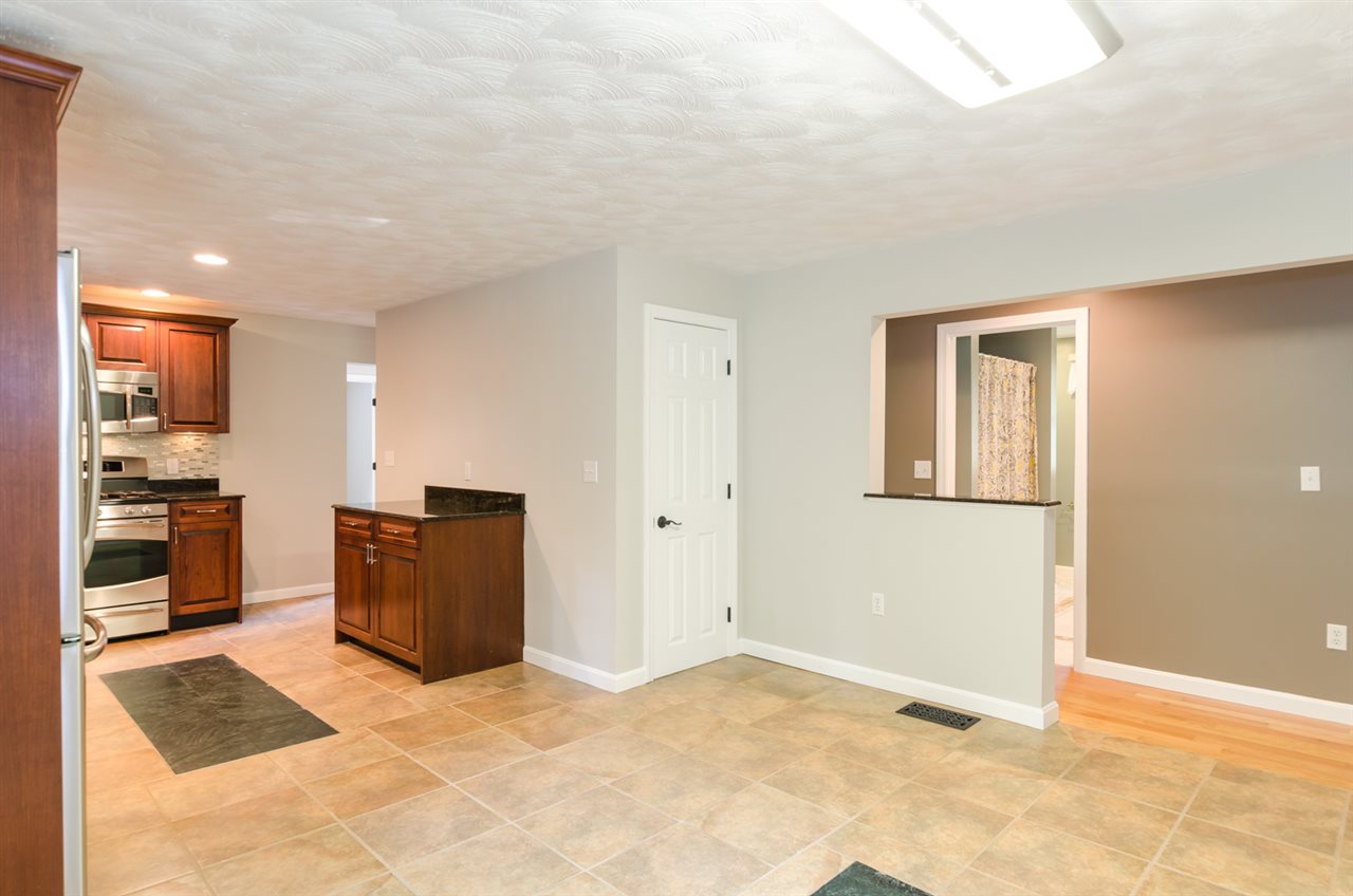 172 Old Derry Road Hudson, NH 03051 - Photo 19 of 40